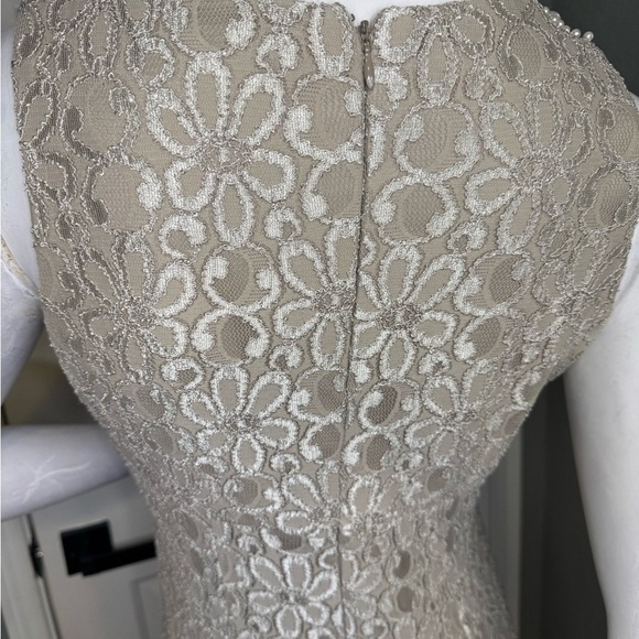 R&M Richards formal gown dress with lace and pearls size 6, - Picture 9 of 12